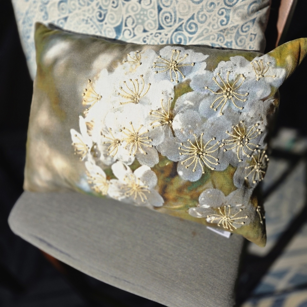 1 Embroidered Floral Decor Throw pillow 14x20"